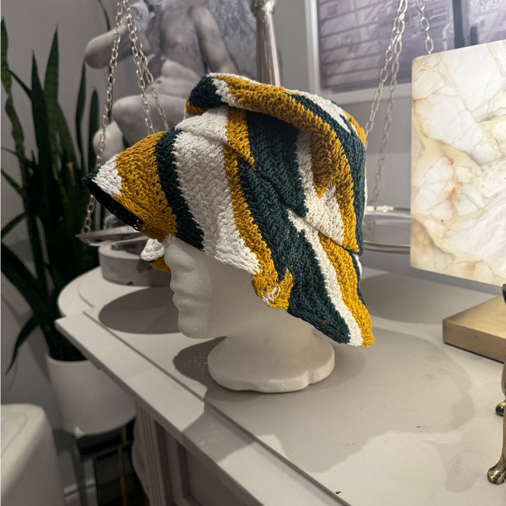 MARNI x NO VACANCY INN “High Summer 2024” Crochet Bucket Hat - Picture 2 of 2